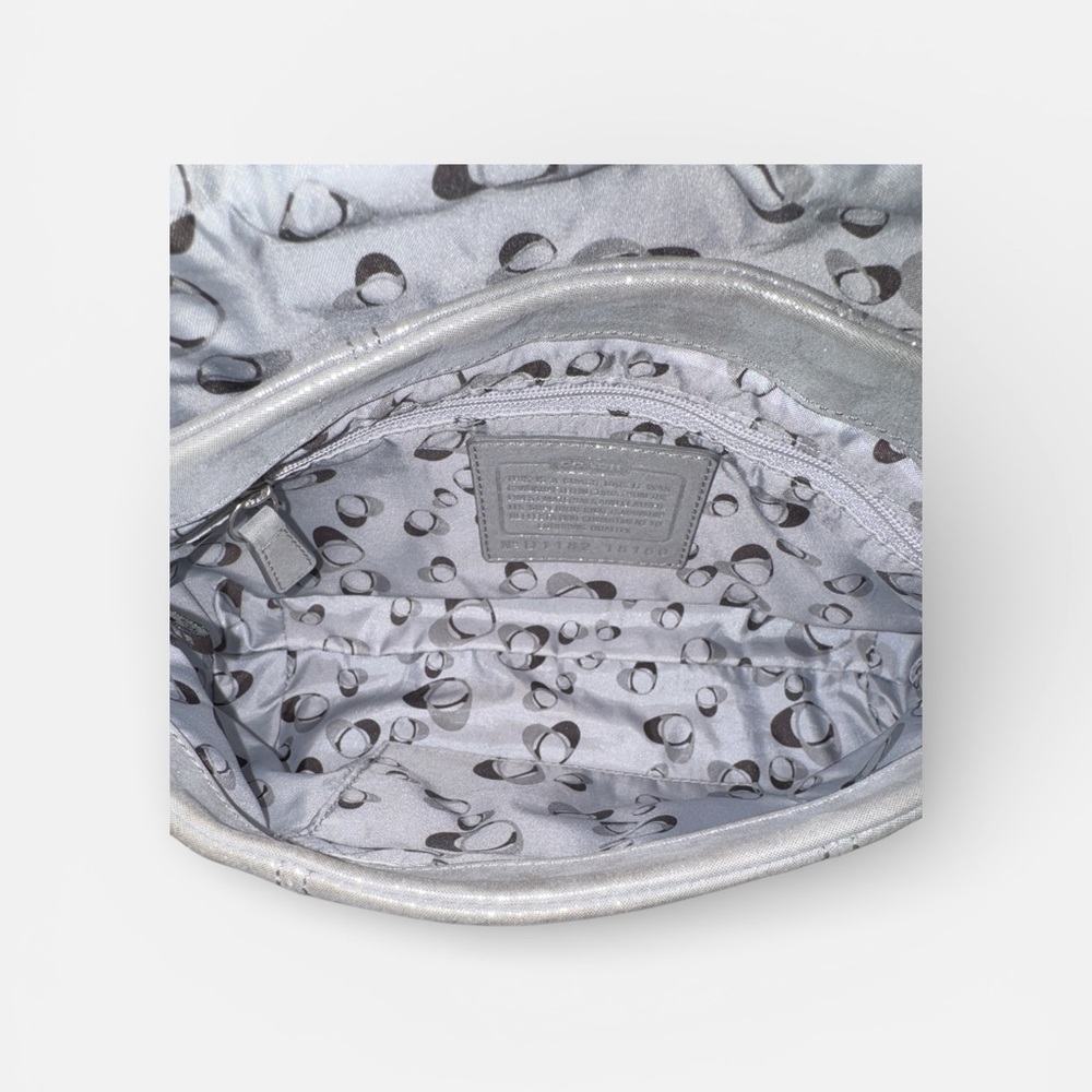 Coach Poppy Layla metallic leather shoulder bag in a shimmery gray/silver EUC - Picture 12 of 12